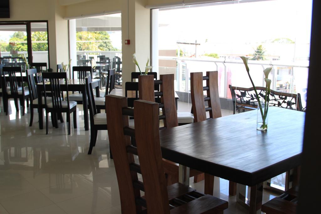 Sumo Asia Hotels - Davao City Esterno foto