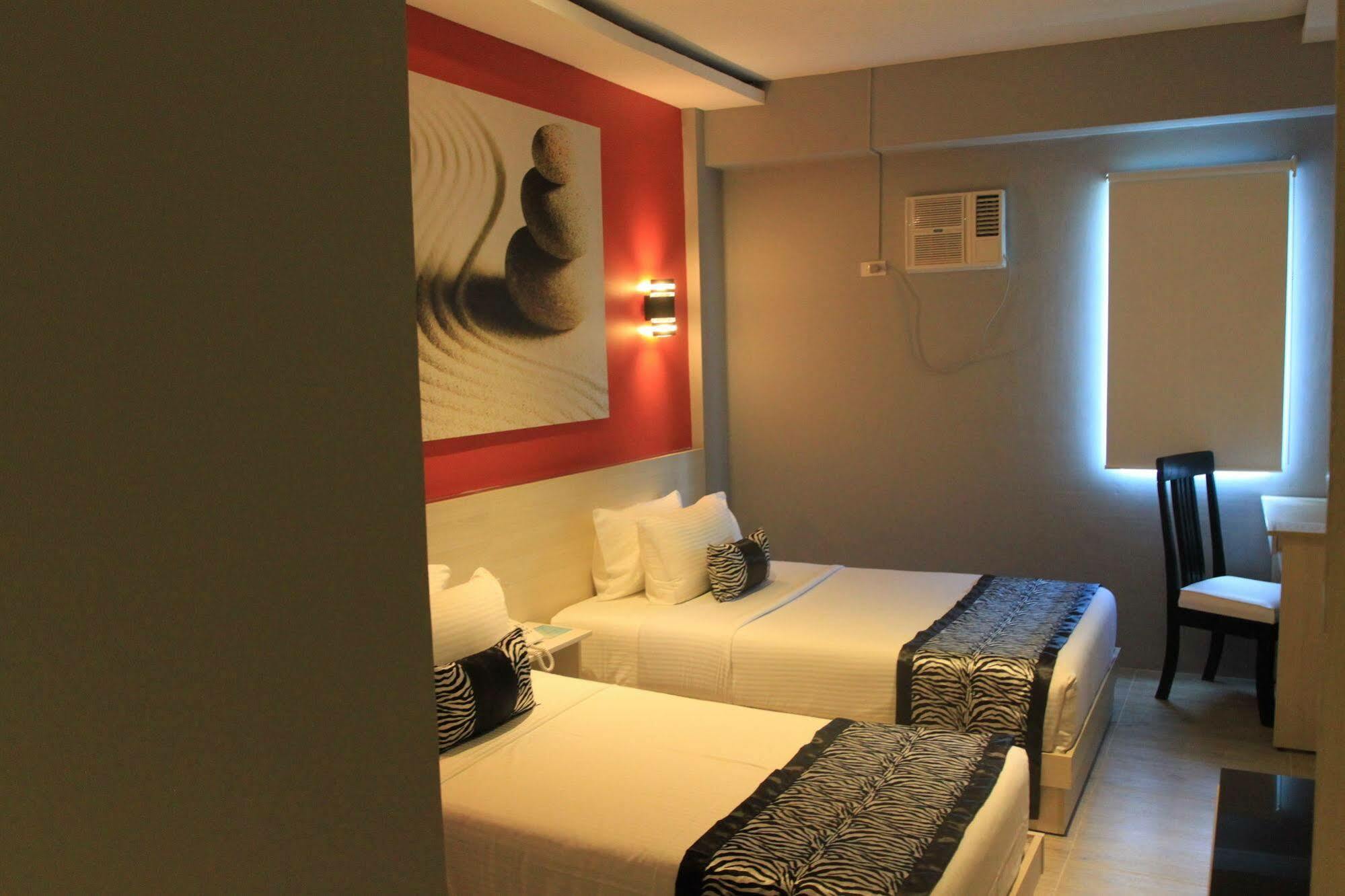 Sumo Asia Hotels - Davao City Esterno foto
