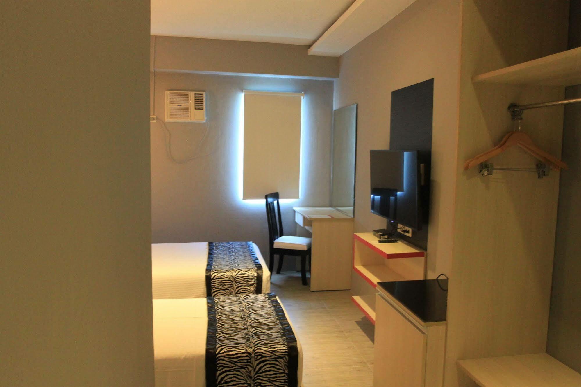 Sumo Asia Hotels - Davao City Esterno foto