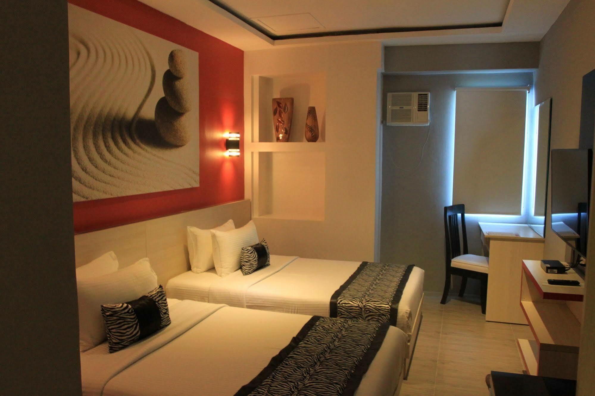 Sumo Asia Hotels - Davao City Esterno foto